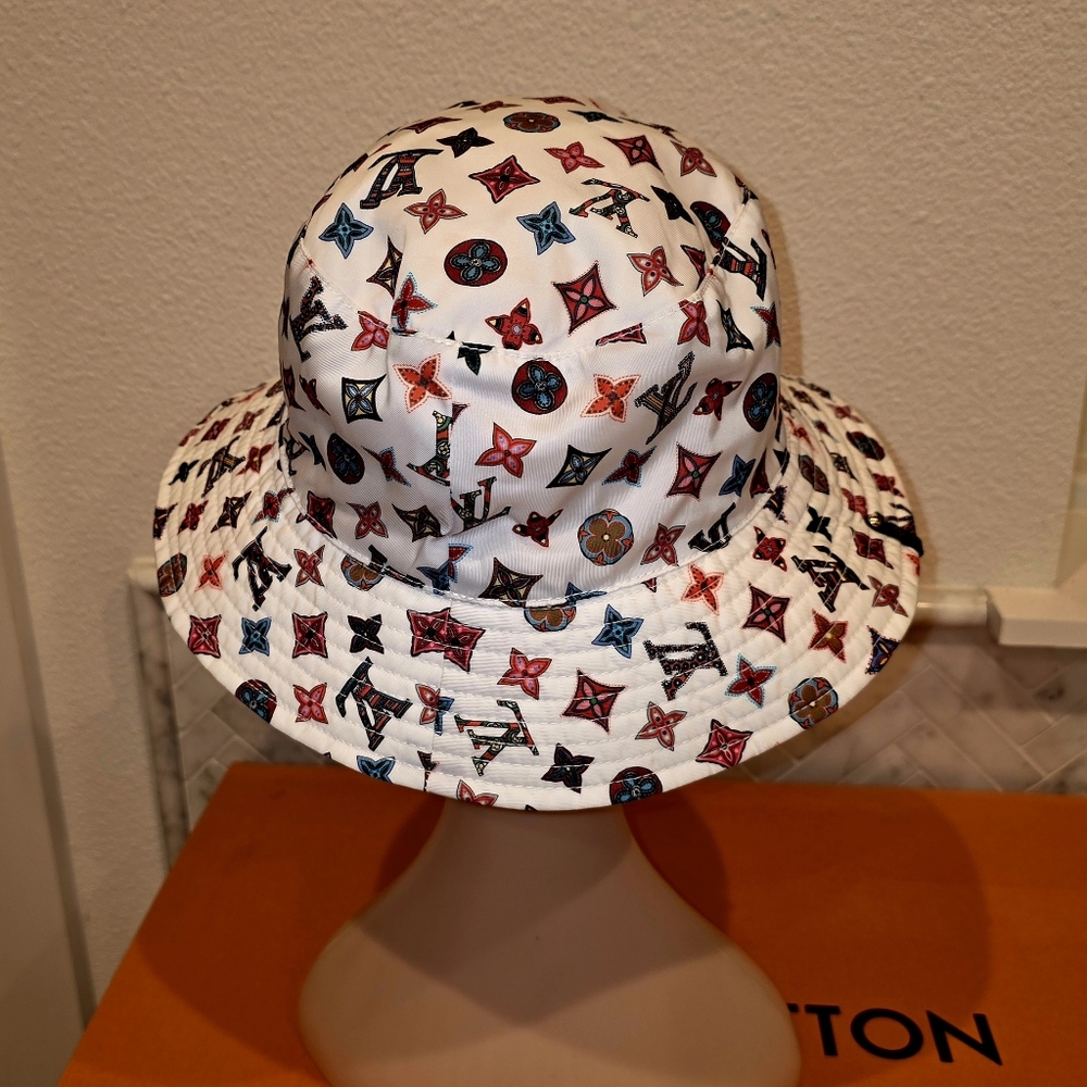 Louis Vuitton Lovely Gram Bob Bucket Hat Size Medium! - Picture 7 of 7